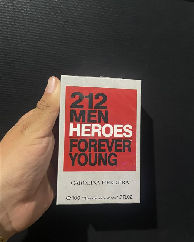 Caixa do perfume 212 Men Heroes