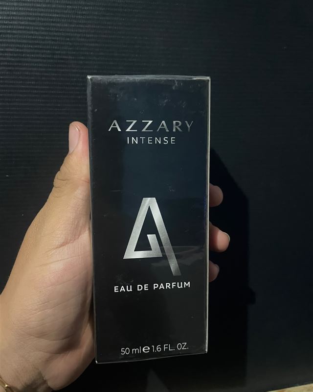 Caixa do perfume Azzary Intense