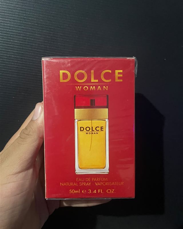 Caixa do perfume Dolce Woman