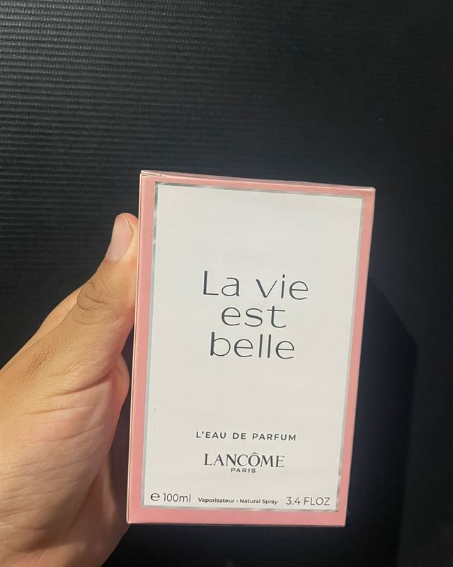 Caixa do perfume La Vie Est Belle